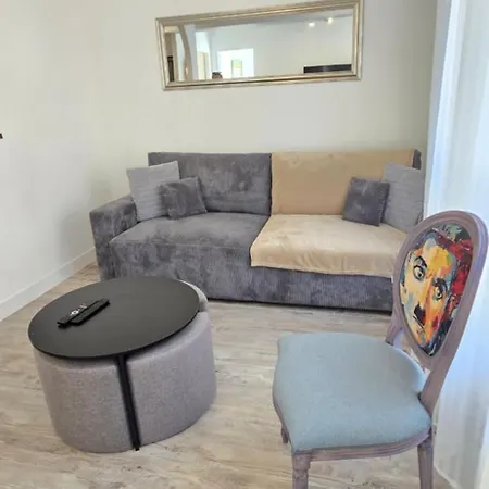 Daire T2 Du Sanctuaire 400 M De La Grotte Wifi Tv *