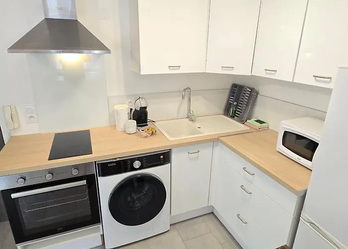 T2 Du Sanctuaire 400 M De La Grotte Wifi Tv *