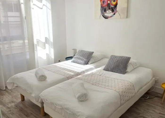 T2 Du Sanctuaire 400 M De La Grotte Wifi Tv Apartment