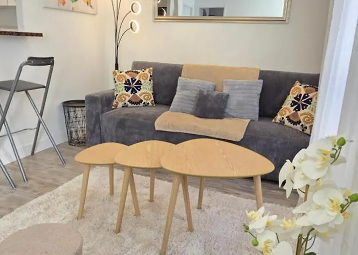 T2 Du Sanctuaire 400 M De La Grotte Wifi Tv Apartment